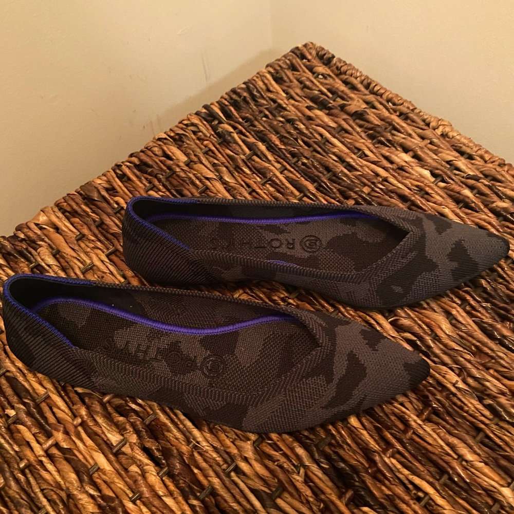 NEW Rothys RARE camo ‘The Point’ shoes